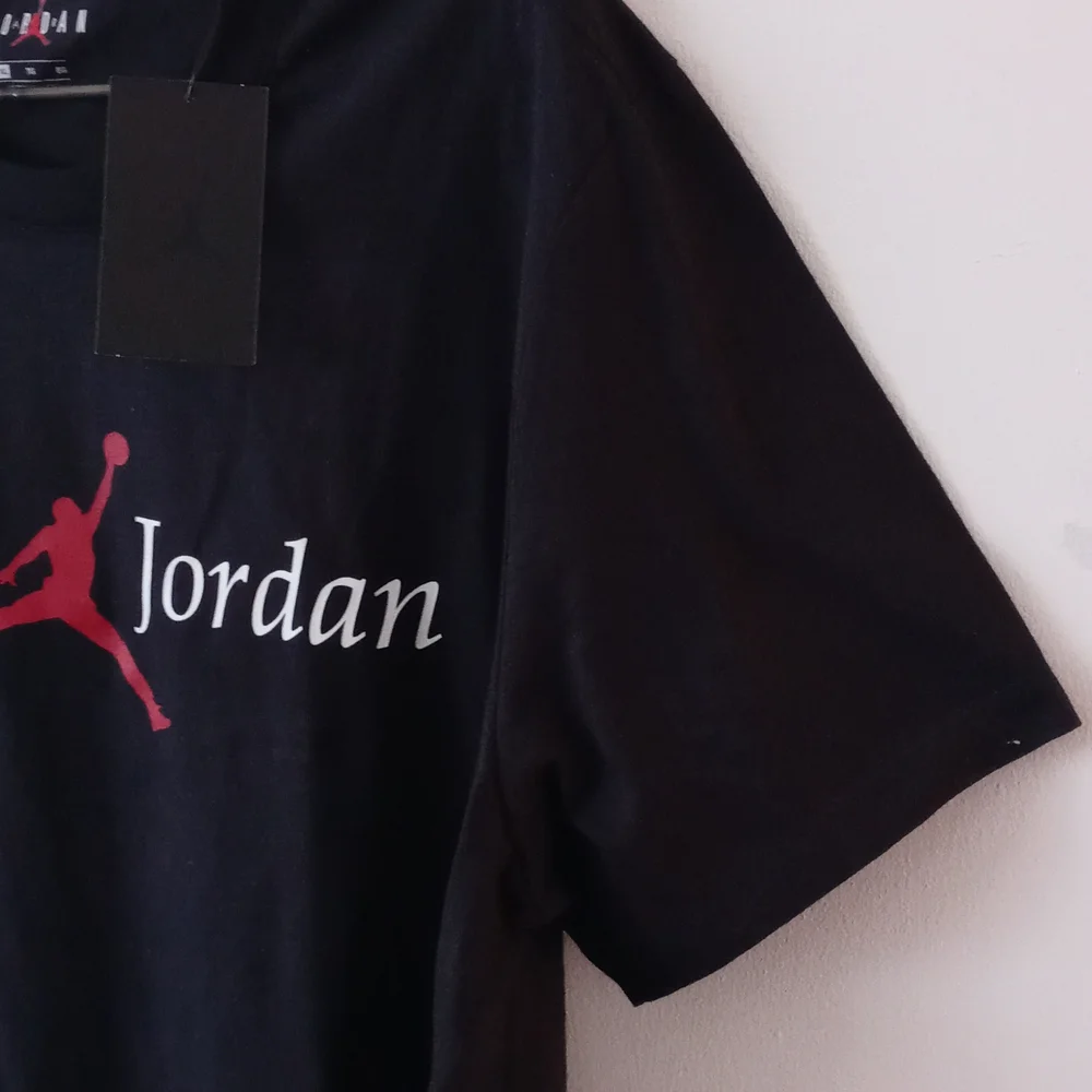 BRAND NEW AIR JORDAN ACTIVE TEE